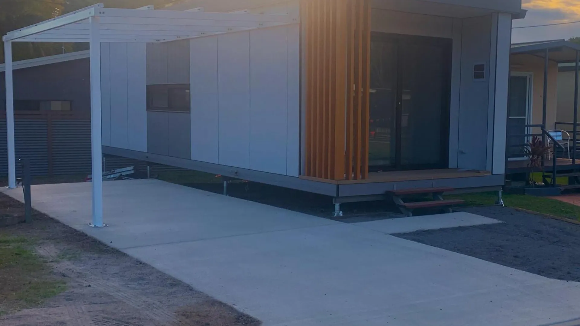 اتصالات Yandina Caravan Park 